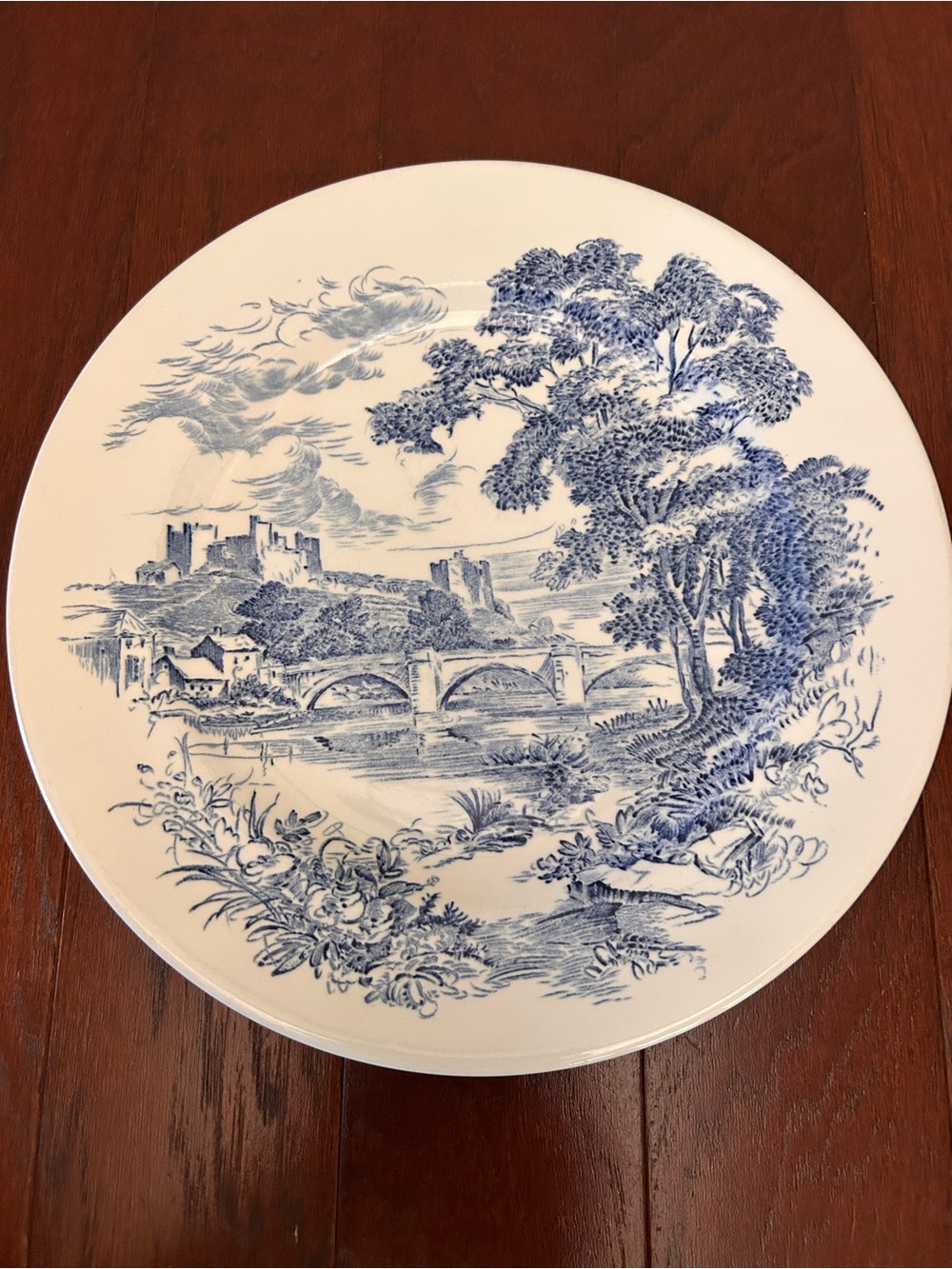 Vintage Enoch Wedgwood (Tunstall) Ltd.
Countryside Blue n White 10" Dinner Plate
